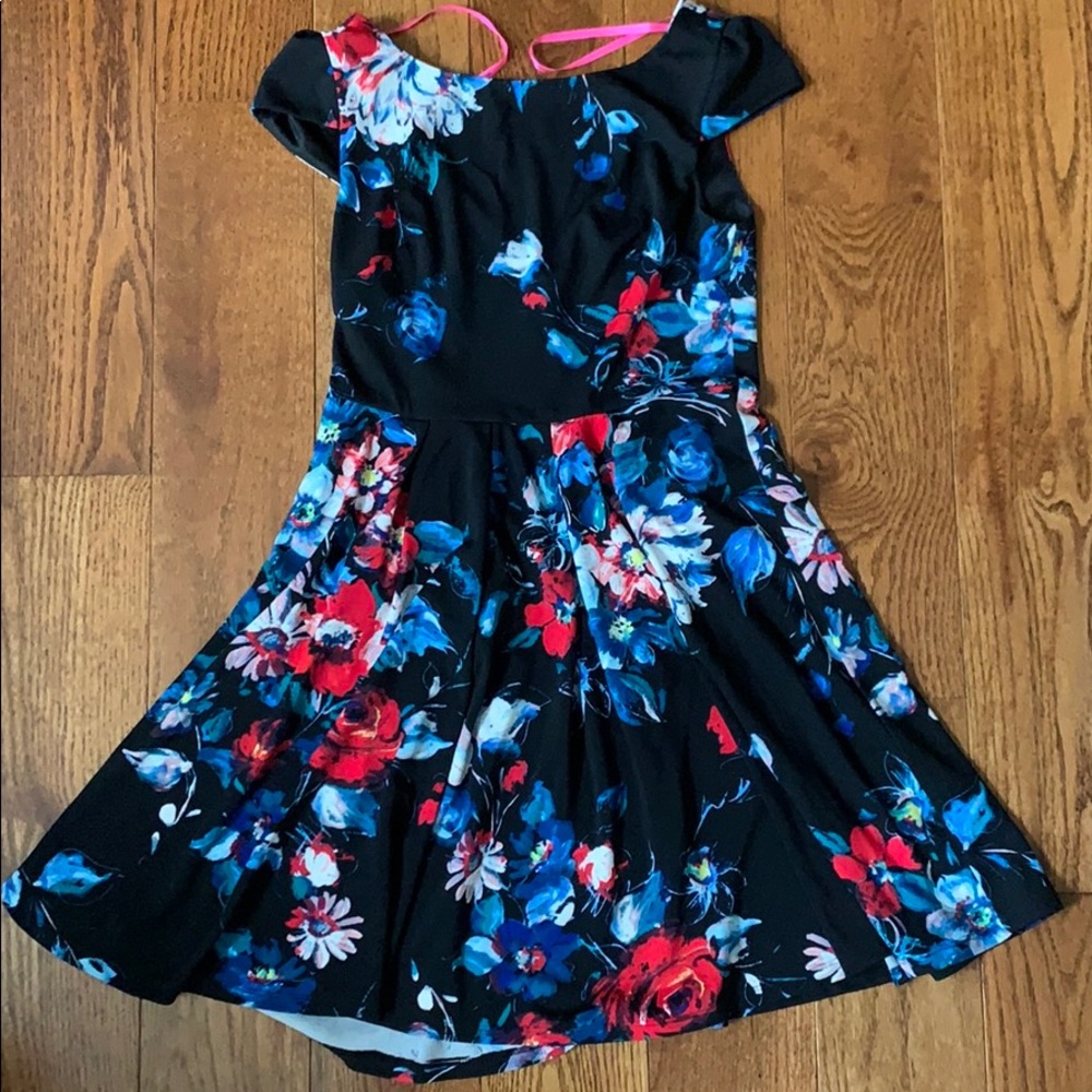 Betsey Johnson adorable swing dress size 2